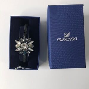 SWAROVSKI Gray Black Flower Crystal Bracelet